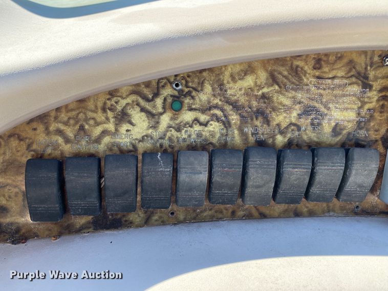 image for item HR9457 2002 Sea Ray Cruiser  boat