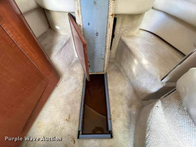 image for item HR9457 2002 Sea Ray Cruiser  boat