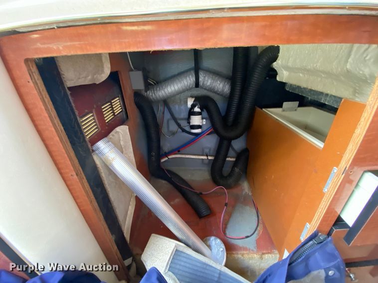 image for item HR9457 2002 Sea Ray Cruiser  boat