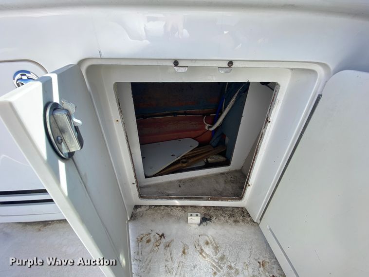 image for item HR9457 2002 Sea Ray Cruiser  boat