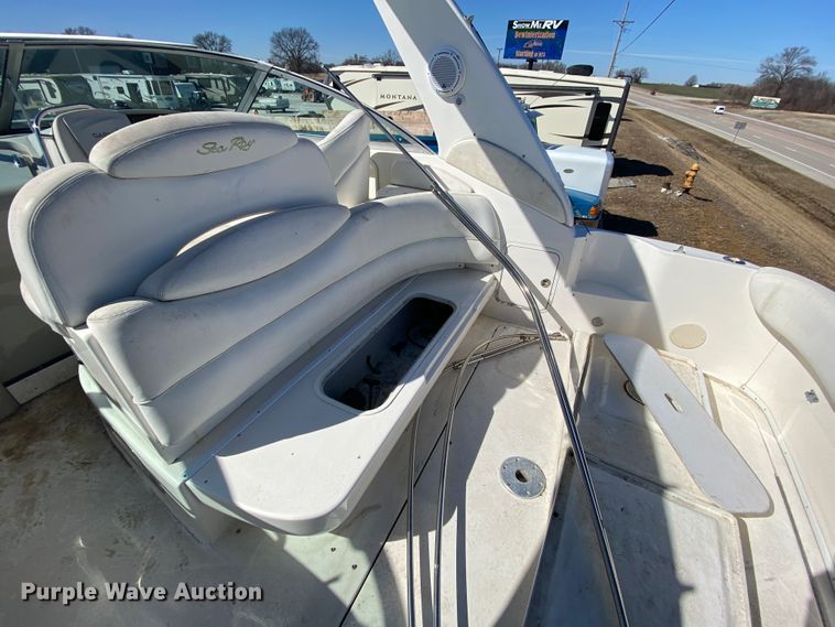 image for item HR9457 2002 Sea Ray Cruiser  boat