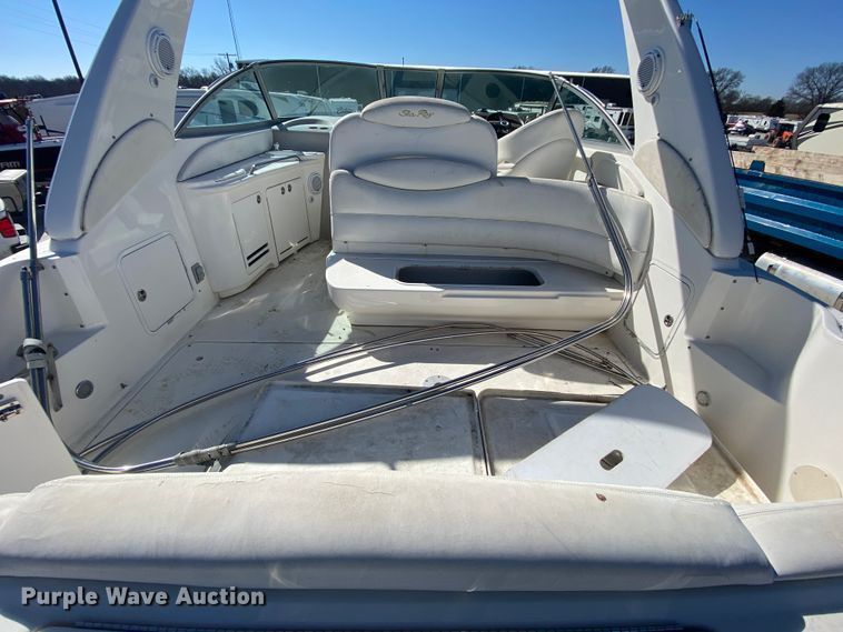image for item HR9457 2002 Sea Ray Cruiser  boat
