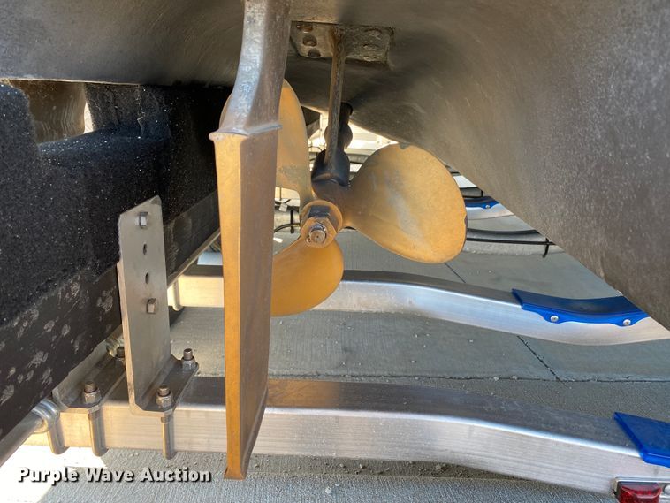 image for item HR9457 2002 Sea Ray Cruiser  boat