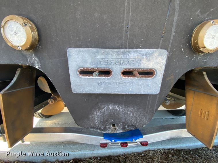 image for item HR9457 2002 Sea Ray Cruiser  boat