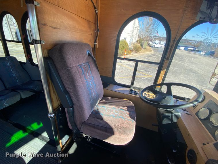 image for item HR9463 2005 Freightliner MB55  trolley