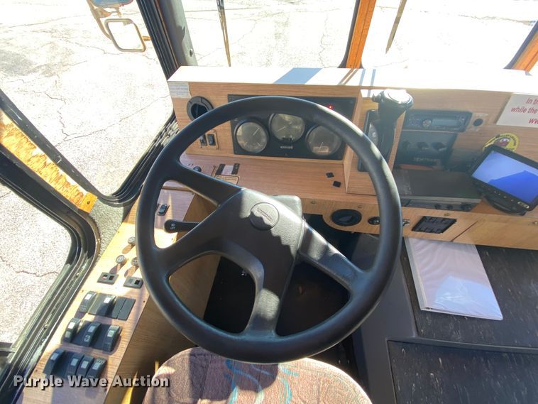 image for item HR9463 2005 Freightliner MB55  trolley