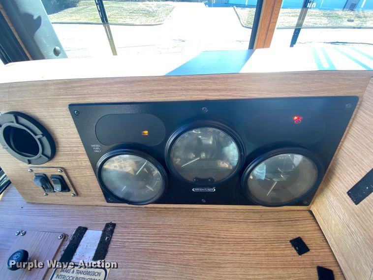 image for item HR9463 2005 Freightliner MB55  trolley