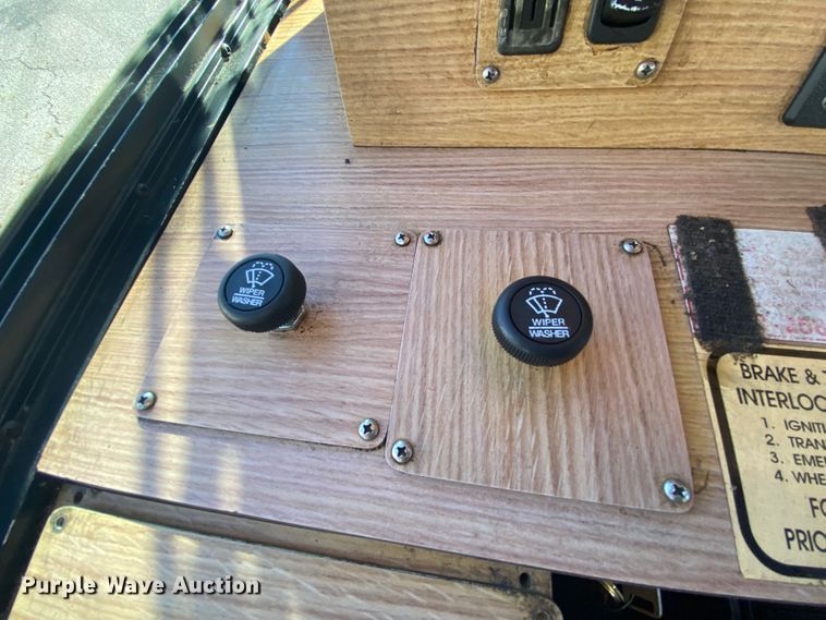 image for item HR9463 2005 Freightliner MB55  trolley