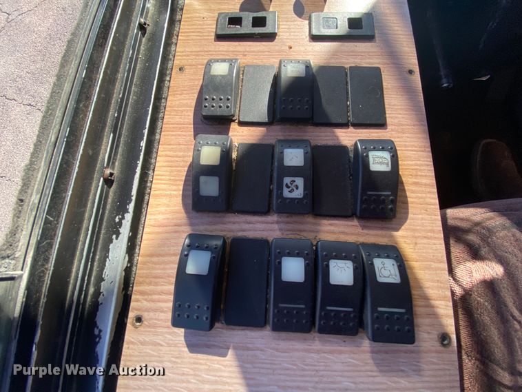 image for item HR9463 2005 Freightliner MB55  trolley