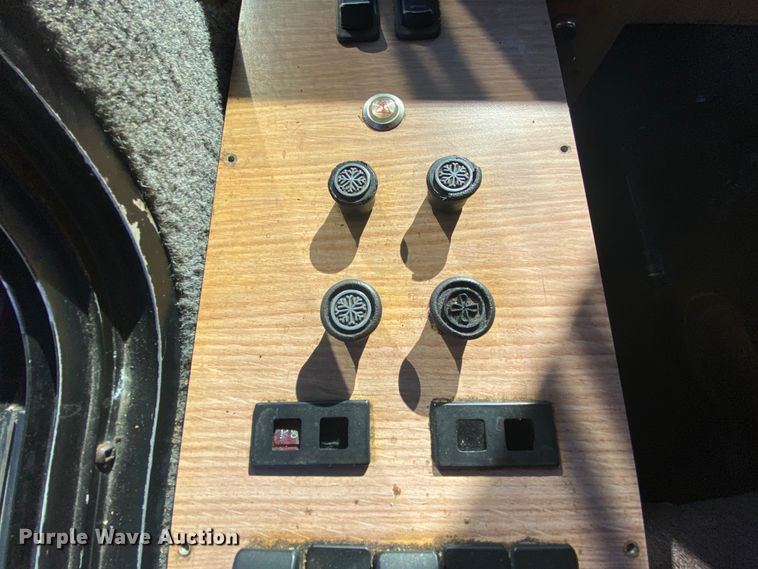 image for item HR9463 2005 Freightliner MB55  trolley