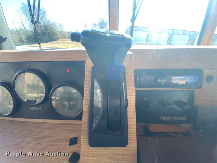 image for item HR9463 2005 Freightliner MB55  trolley