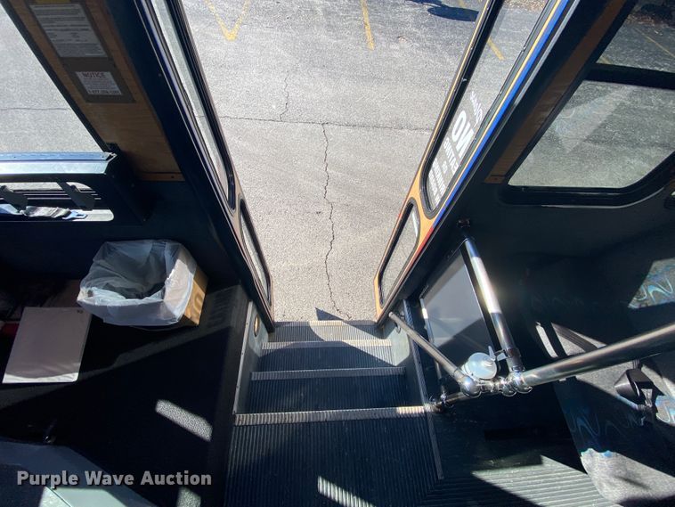 image for item HR9463 2005 Freightliner MB55  trolley