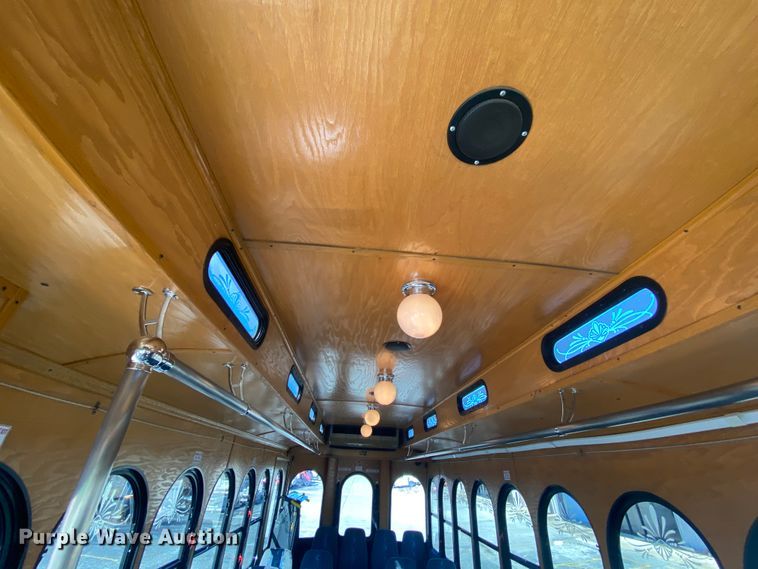 image for item HR9463 2005 Freightliner MB55  trolley