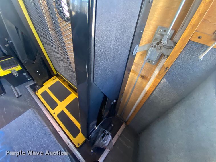 image for item HR9463 2005 Freightliner MB55  trolley