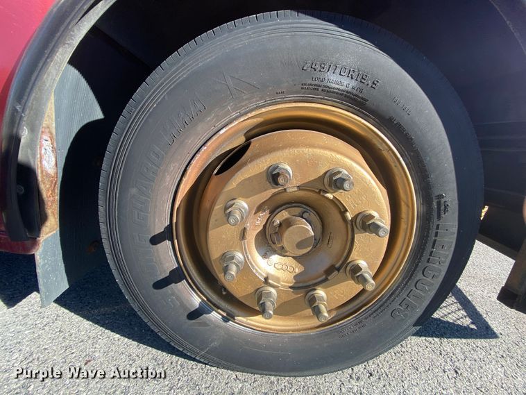 image for item HR9463 2005 Freightliner MB55  trolley