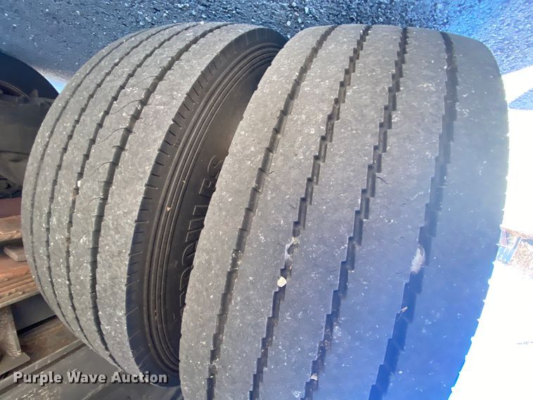 image for item HR9463 2005 Freightliner MB55  trolley