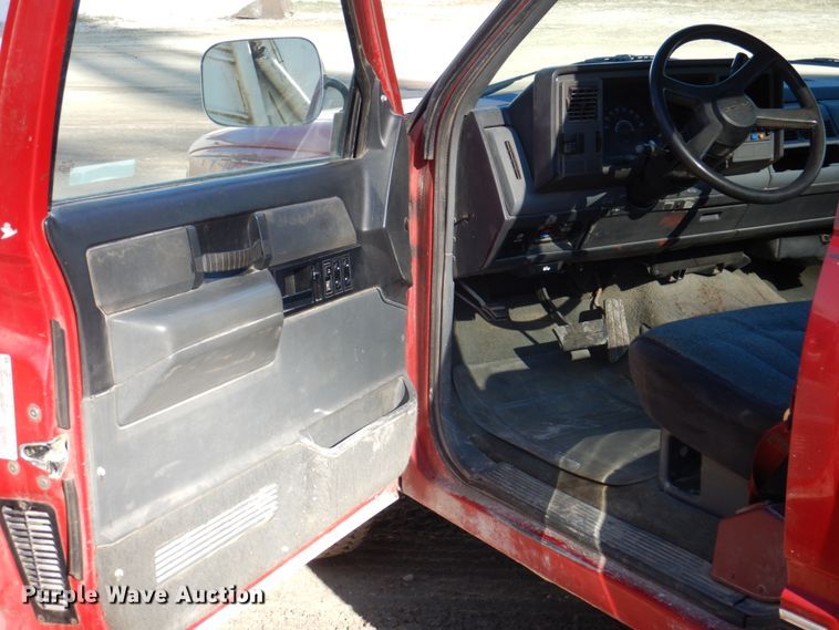 image for item HS9981 1989 Chevrolet Silverado C1500  pickup truck