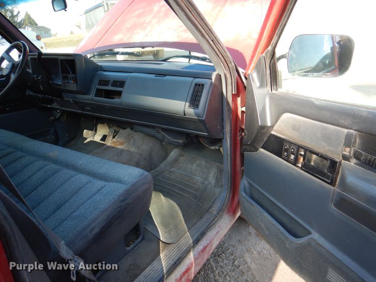 image for item HS9981 1989 Chevrolet Silverado C1500  pickup truck