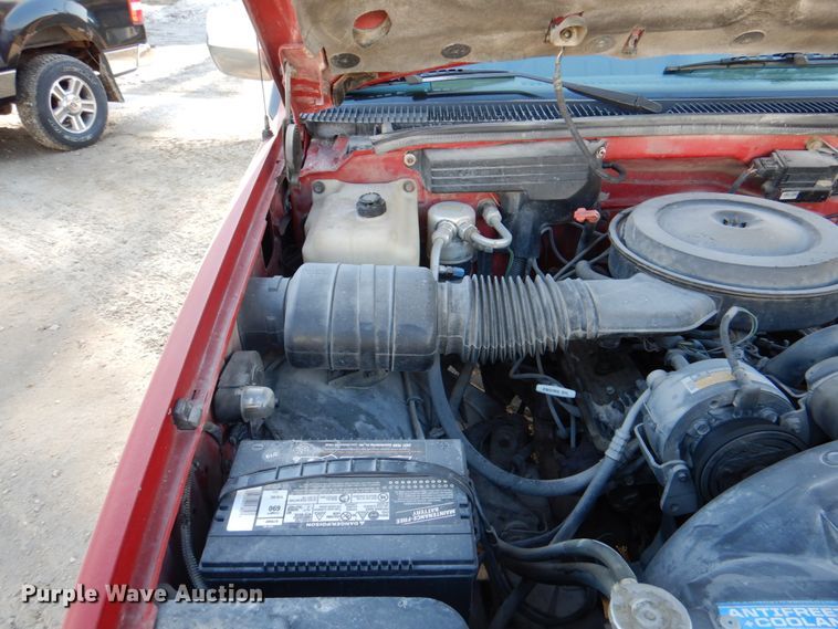 image for item HS9981 1989 Chevrolet Silverado C1500  pickup truck