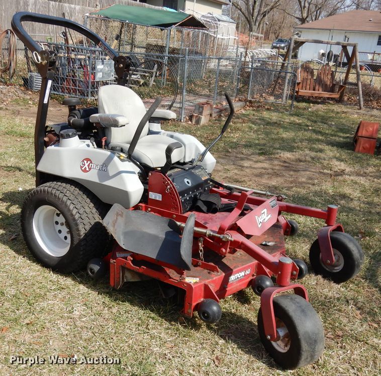 image for item HU9003 Exmark Lazer Z  lawn mower