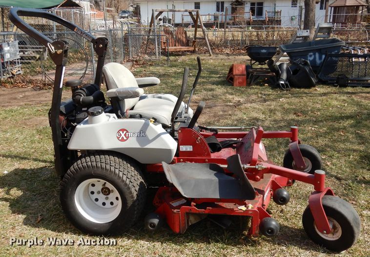 image for item HU9003 Exmark Lazer Z  lawn mower