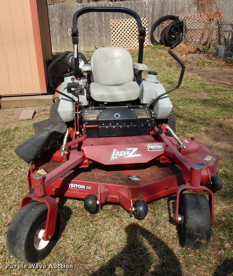 image for item HU9003 Exmark Lazer Z  lawn mower