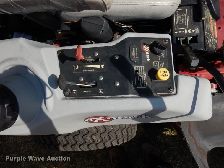 image for item HU9003 Exmark Lazer Z  lawn mower