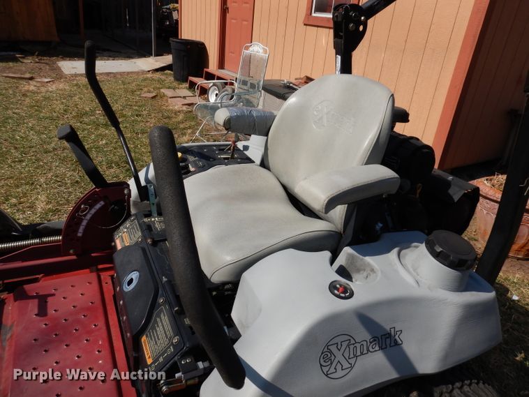 image for item HU9003 Exmark Lazer Z  lawn mower