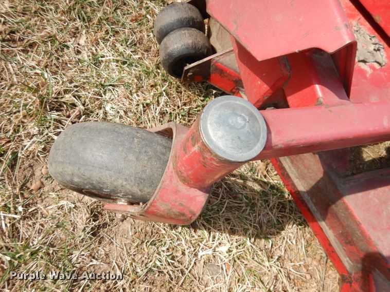 image for item HU9006 Exmark Lazer Z  lawn mower