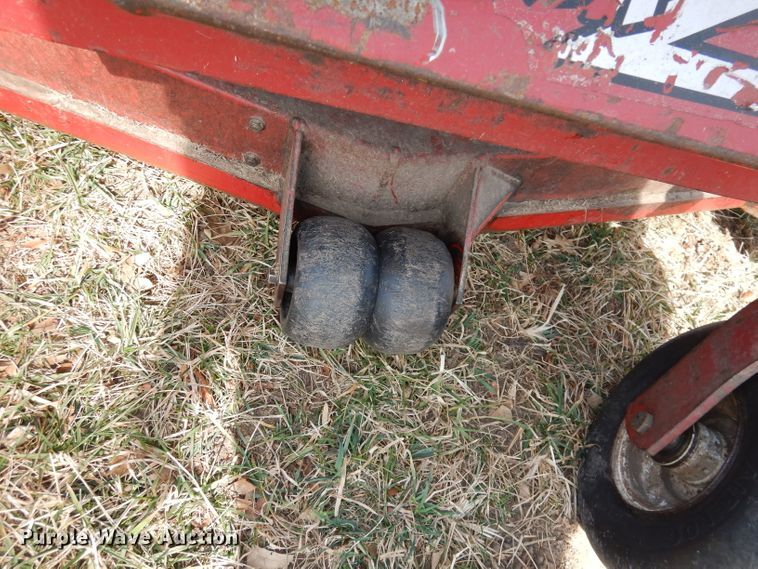 image for item HU9006 Exmark Lazer Z  lawn mower