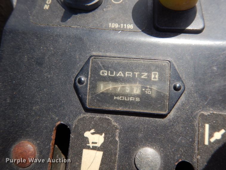 image for item HU9006 Exmark Lazer Z  lawn mower