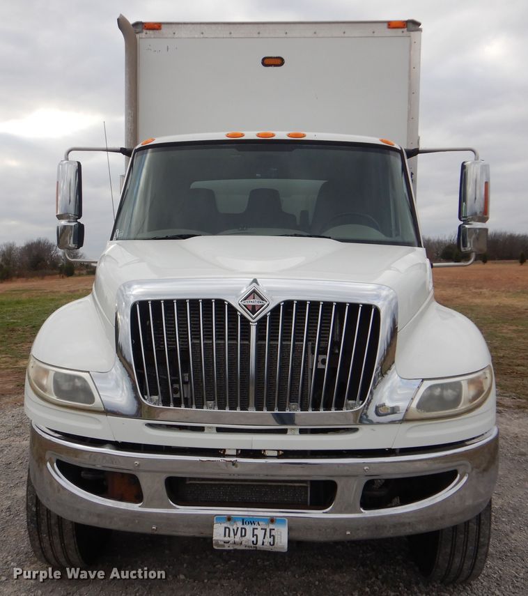 image for item HX9043 2009 International 4400  paper recycling truck