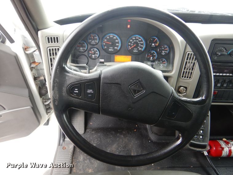 image for item HX9043 2009 International 4400  paper recycling truck