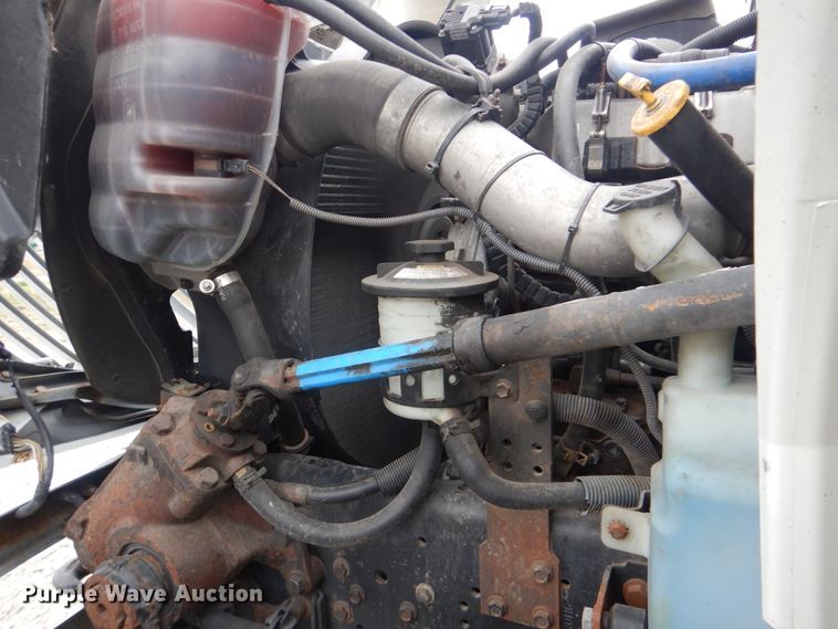 image for item HX9043 2009 International 4400  paper recycling truck