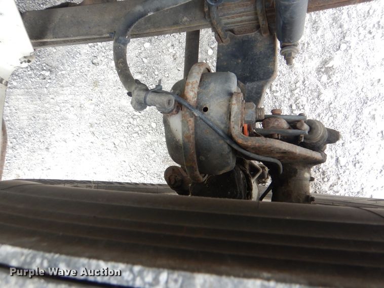 image for item HX9043 2009 International 4400  paper recycling truck