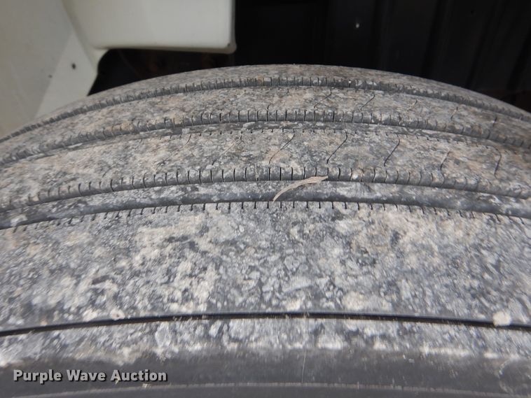 image for item HX9043 2009 International 4400  paper recycling truck