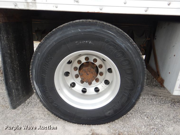 image for item HX9043 2009 International 4400  paper recycling truck