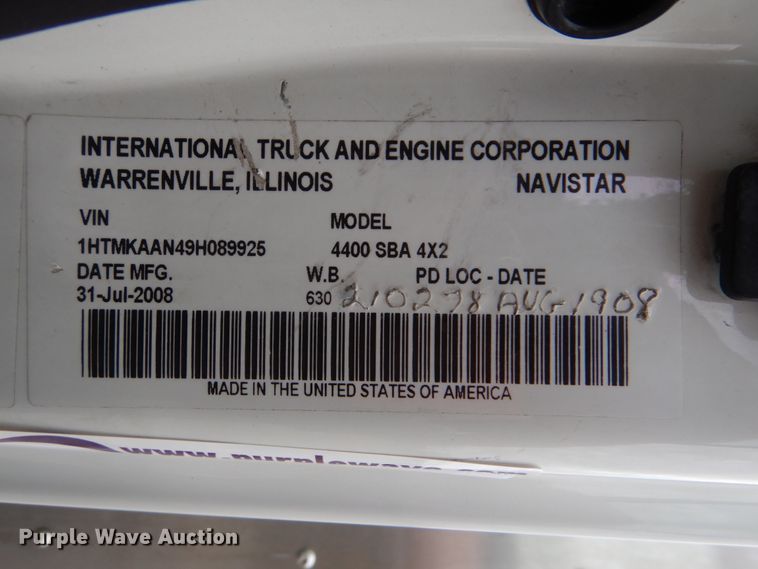 image for item HX9043 2009 International 4400  paper recycling truck