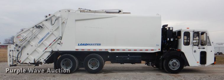 image for item HX9170 2007 Crane Carrier Low Entry  refuse truck