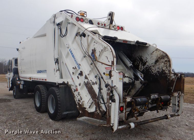 image for item HX9170 2007 Crane Carrier Low Entry  refuse truck