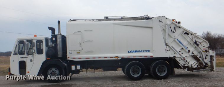 image for item HX9170 2007 Crane Carrier Low Entry  refuse truck