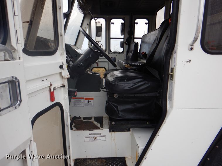 image for item HX9170 2007 Crane Carrier Low Entry  refuse truck