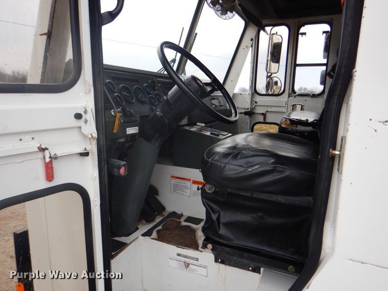 image for item HX9170 2007 Crane Carrier Low Entry  refuse truck
