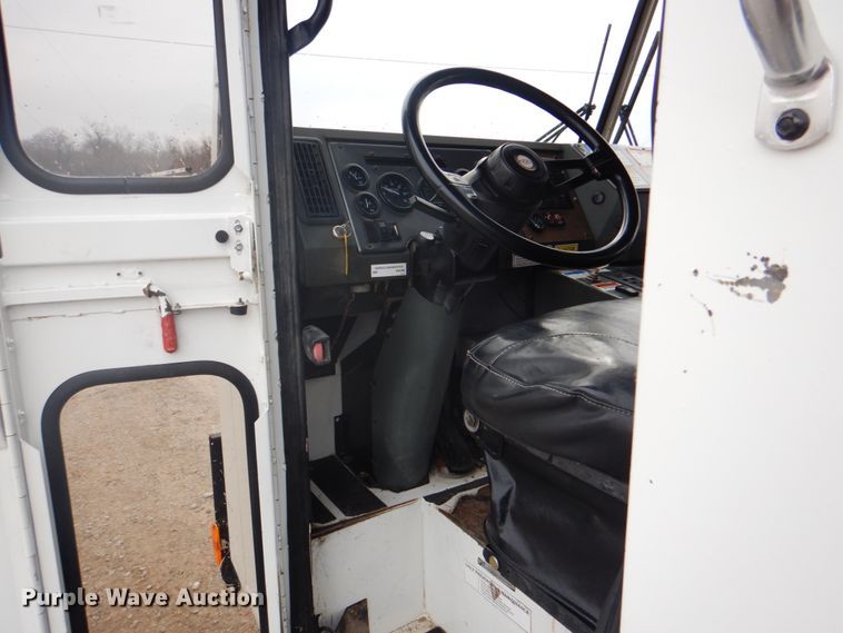 image for item HX9170 2007 Crane Carrier Low Entry  refuse truck