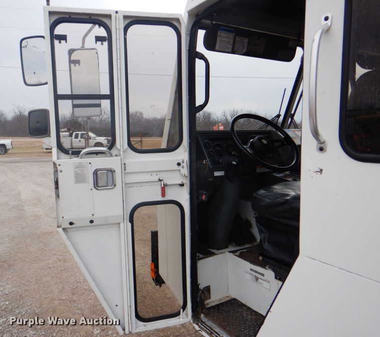 image for item HX9170 2007 Crane Carrier Low Entry  refuse truck