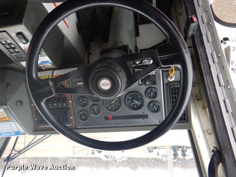 image for item HX9170 2007 Crane Carrier Low Entry  refuse truck