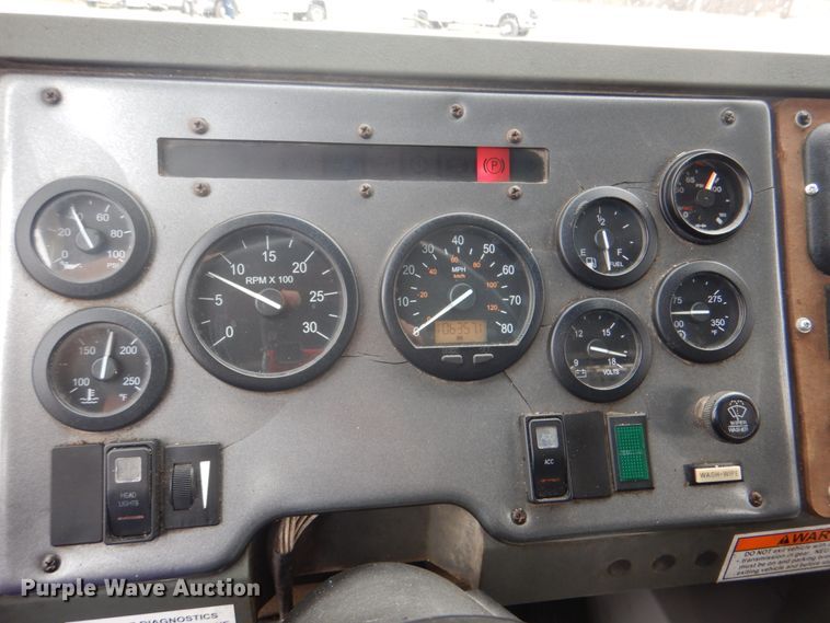 image for item HX9170 2007 Crane Carrier Low Entry  refuse truck