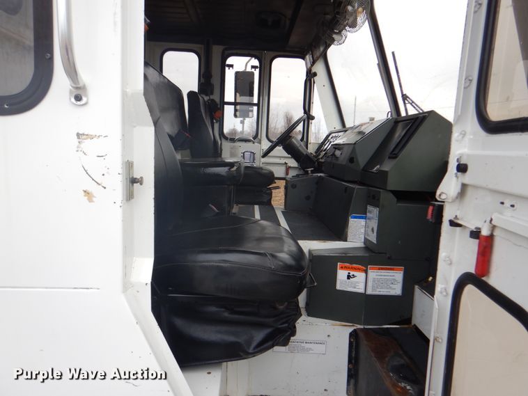 image for item HX9170 2007 Crane Carrier Low Entry  refuse truck