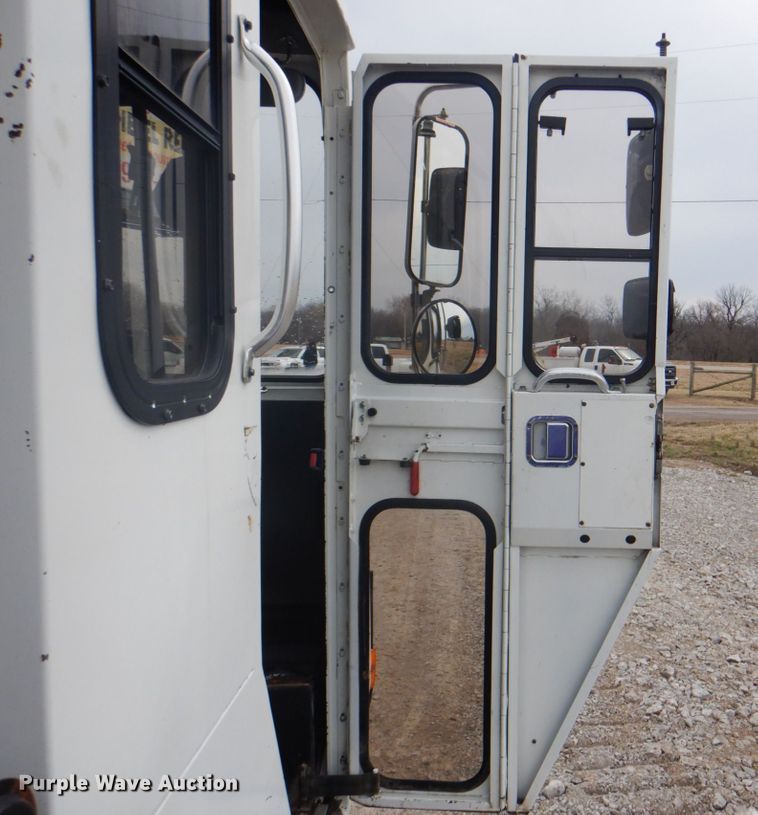 image for item HX9170 2007 Crane Carrier Low Entry  refuse truck