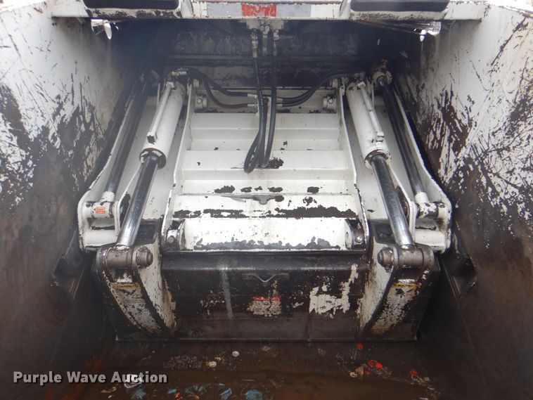 image for item HX9170 2007 Crane Carrier Low Entry  refuse truck